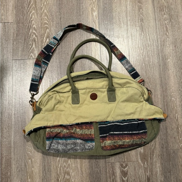 Roxy Green Printed Duffle Bag - Picture 1 of 3